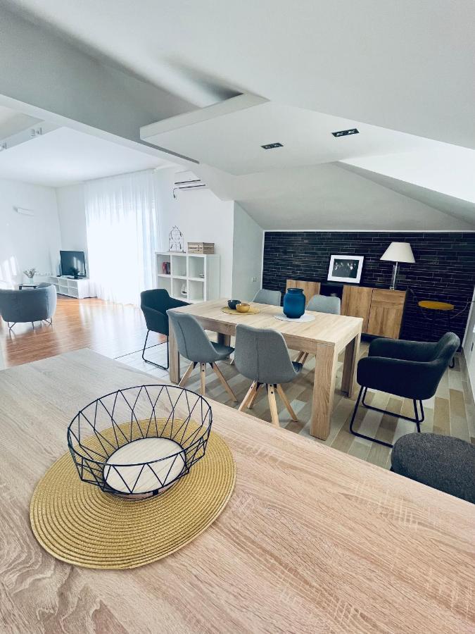 Sky - Beautiful Rooftop Apartment With Shared Pool Сплит Экстерьер фото